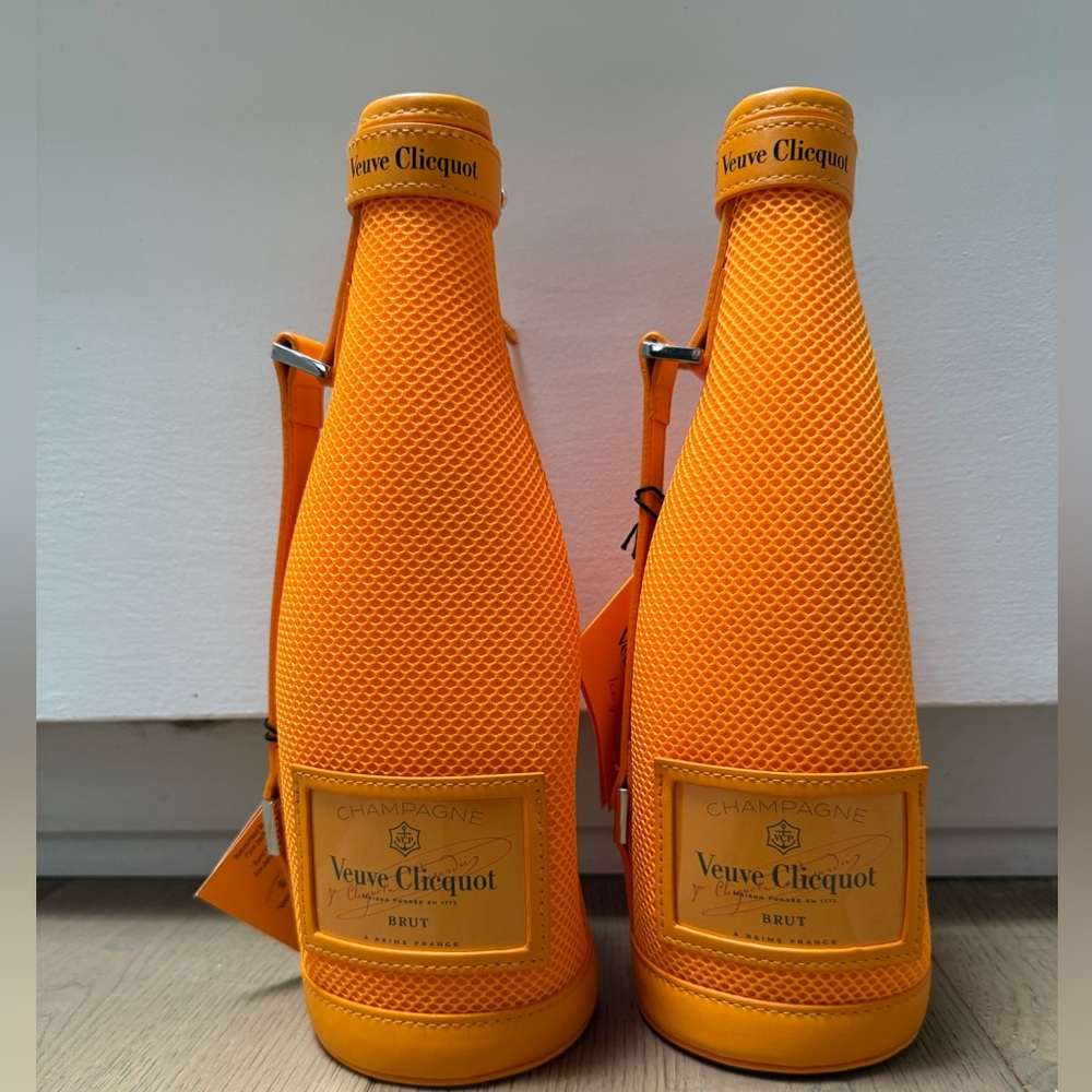 NWT: Set of 2 Veuve Clicquot insulated ice jackets (insulated champagne sleeves)